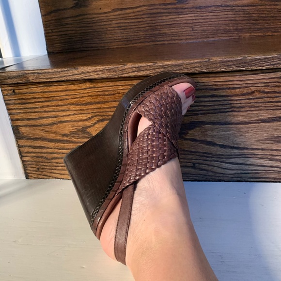 Vince Camuto Signature wedge - Picture 3 of 3